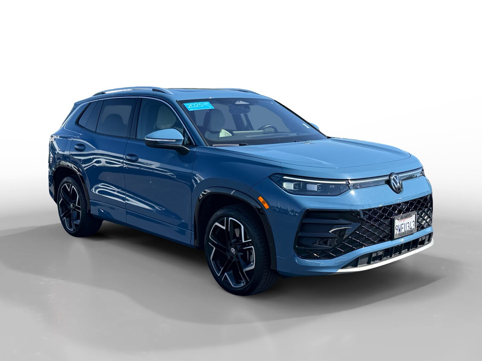 Certified 2025 Volkswagen Tiguan SEL R-Line AWD/4WD image 7