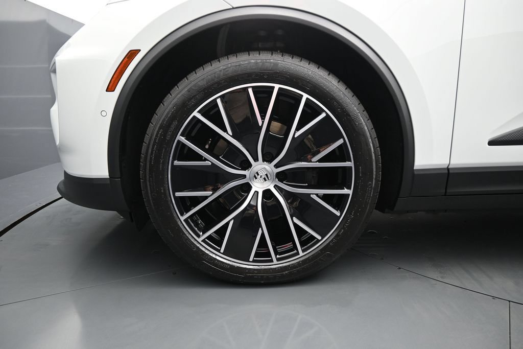 New 2026 Porsche Macan 4 Electric AWD/4WD image 6