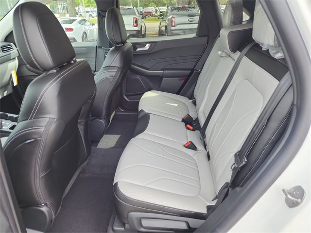 New 2026 Ford Escape SE w/ PHEV Premium Package FWD image 15