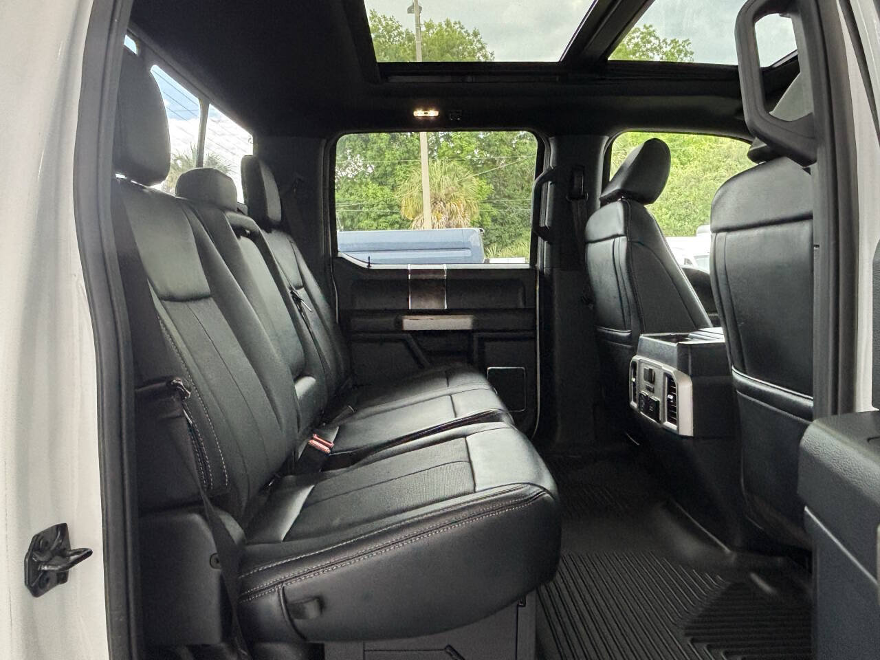 Used 2022 Ford F250 Lariat w/ Tremor Off-Road Package AWD/4WD image 28