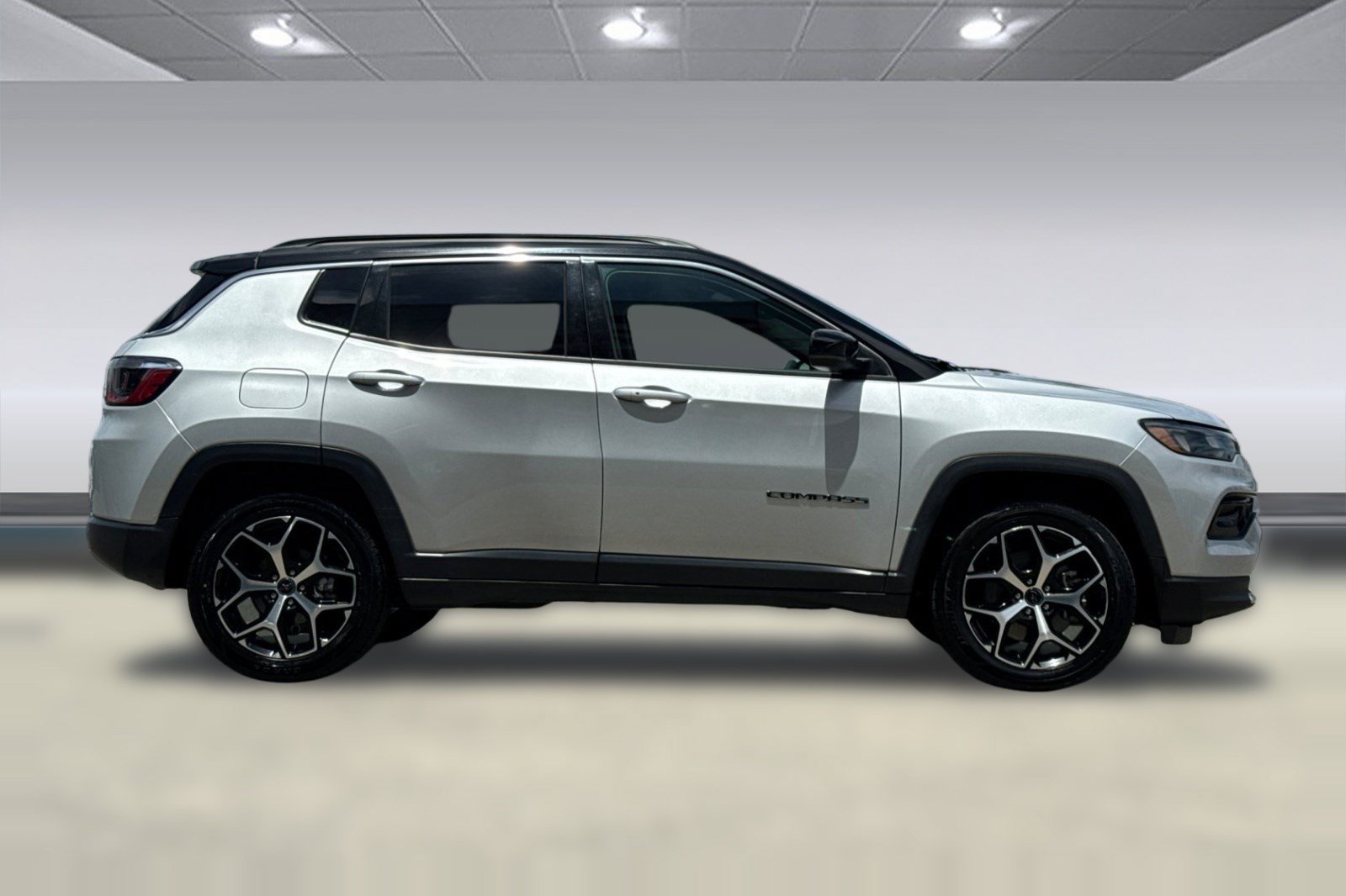 Used 2025 Jeep Compass Limited AWD/4WD image 8