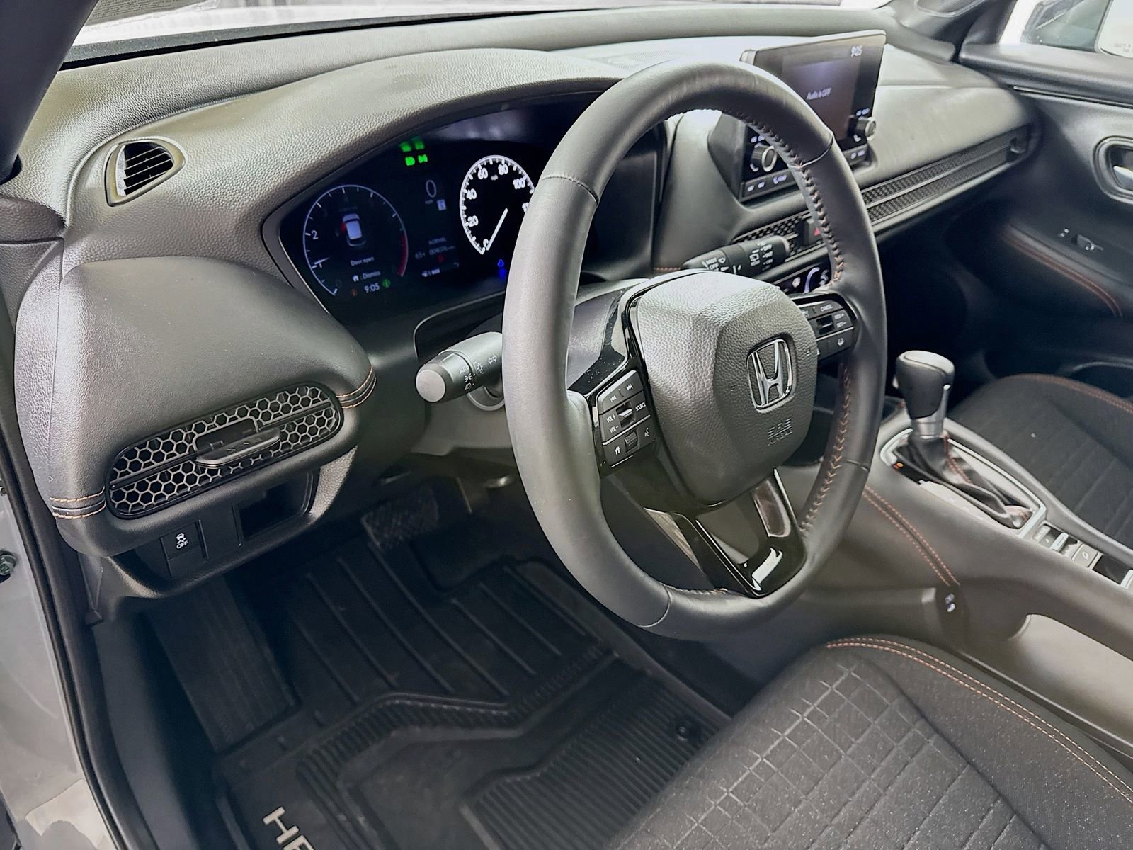 Used 2025 Honda HR-V Sport image 7