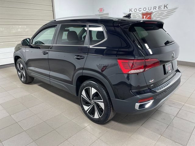 Used 2023 Volkswagen Taos SE w/ Panoramic Sunroof Package AWD/4WD image 4