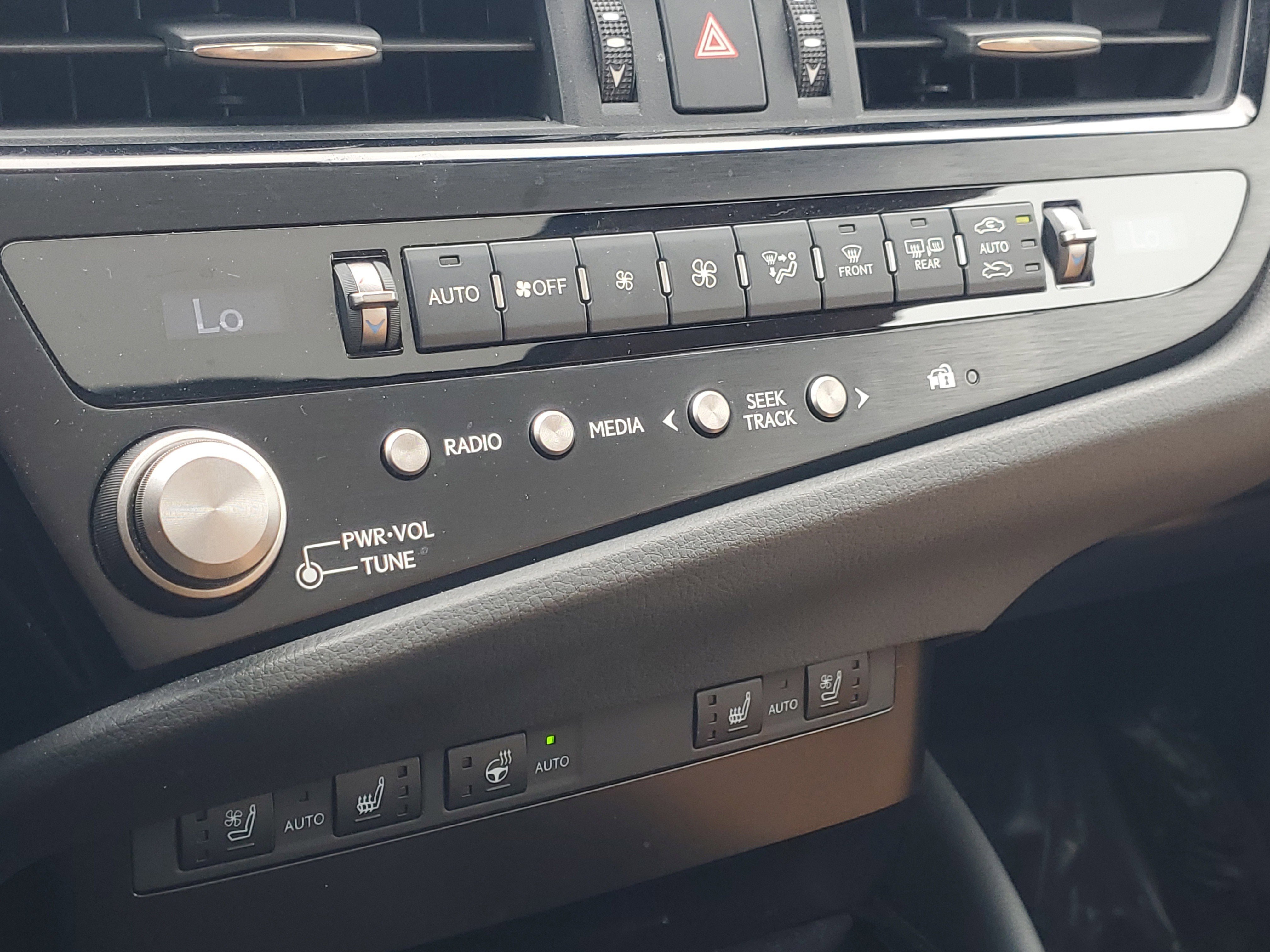 Used 2024 Lexus ES 350 w/ Premium Package image 29