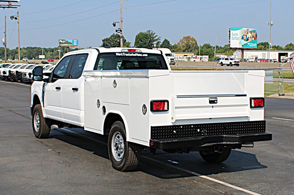 Used 2026 Ford F250 XL w/ XL Chrome Package AWD/4WD image 4