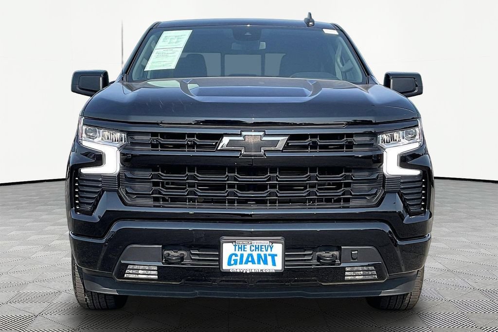 Used 2024 Chevrolet Silverado 1500 RST w/ Convenience Package II AWD/4WD image 2