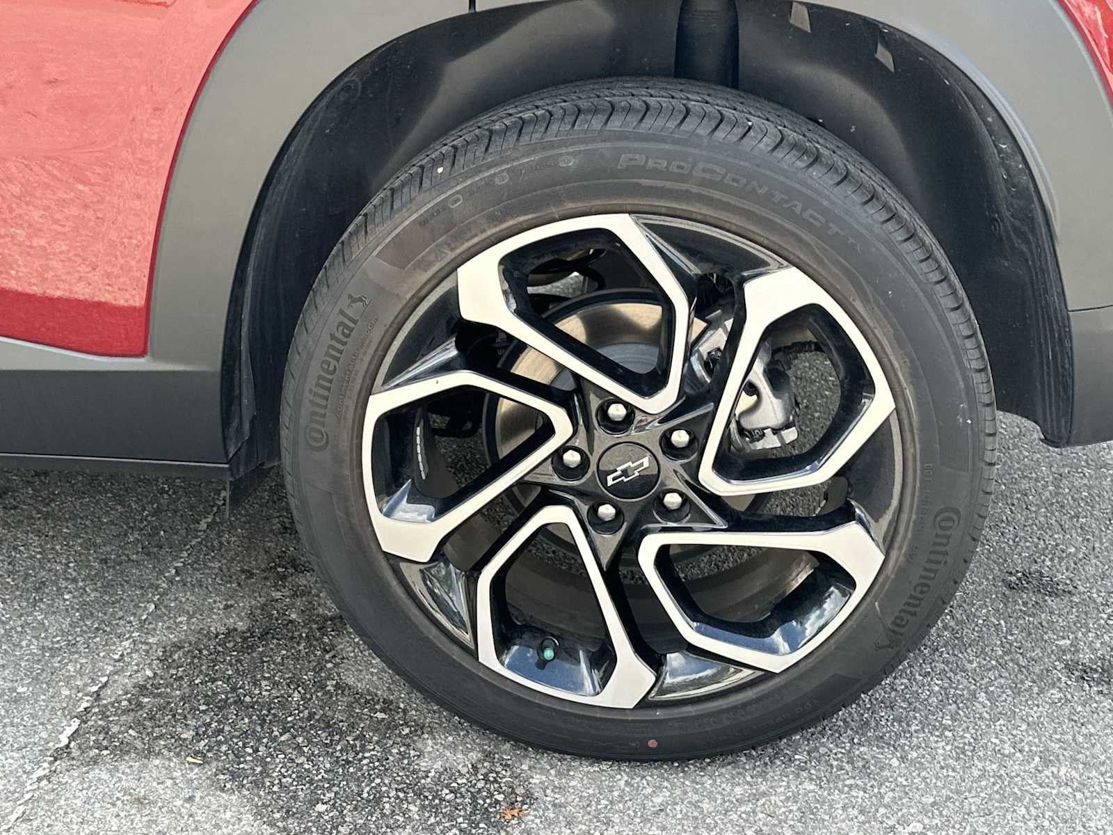 Certified 2025 Chevrolet Trax RS w/ Driver Confidence Package FWD image 13