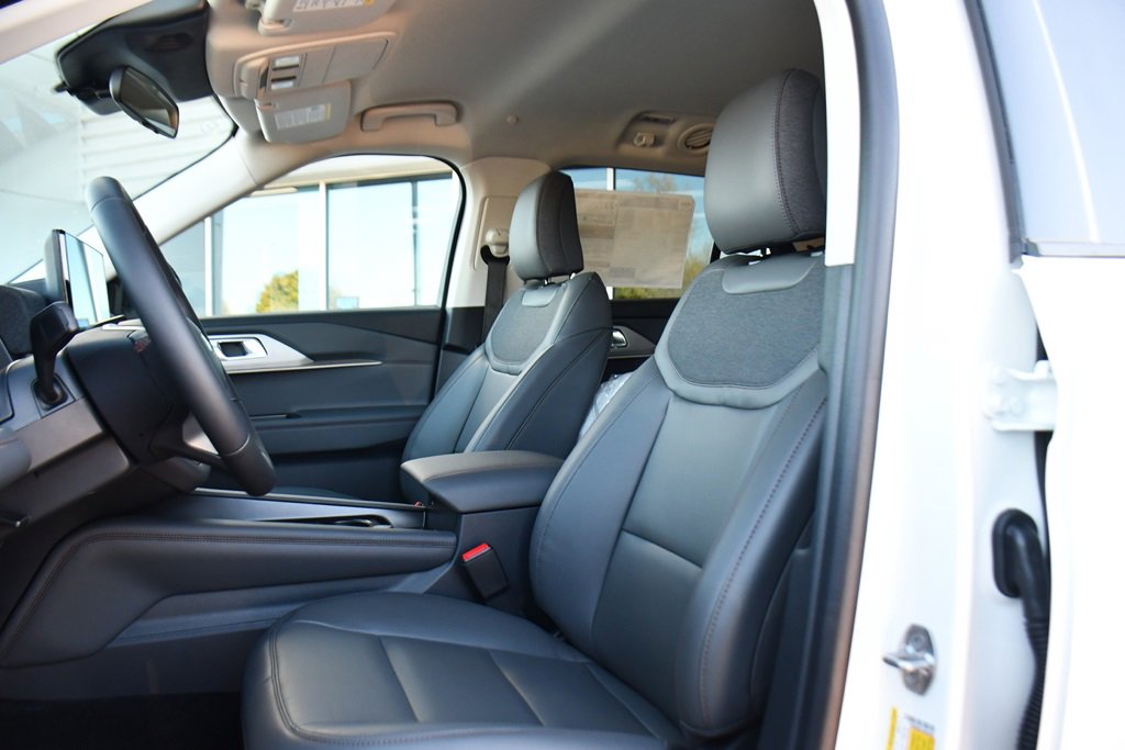 Used 2026 Ford Explorer Active w/ Active Comfort Package image 13