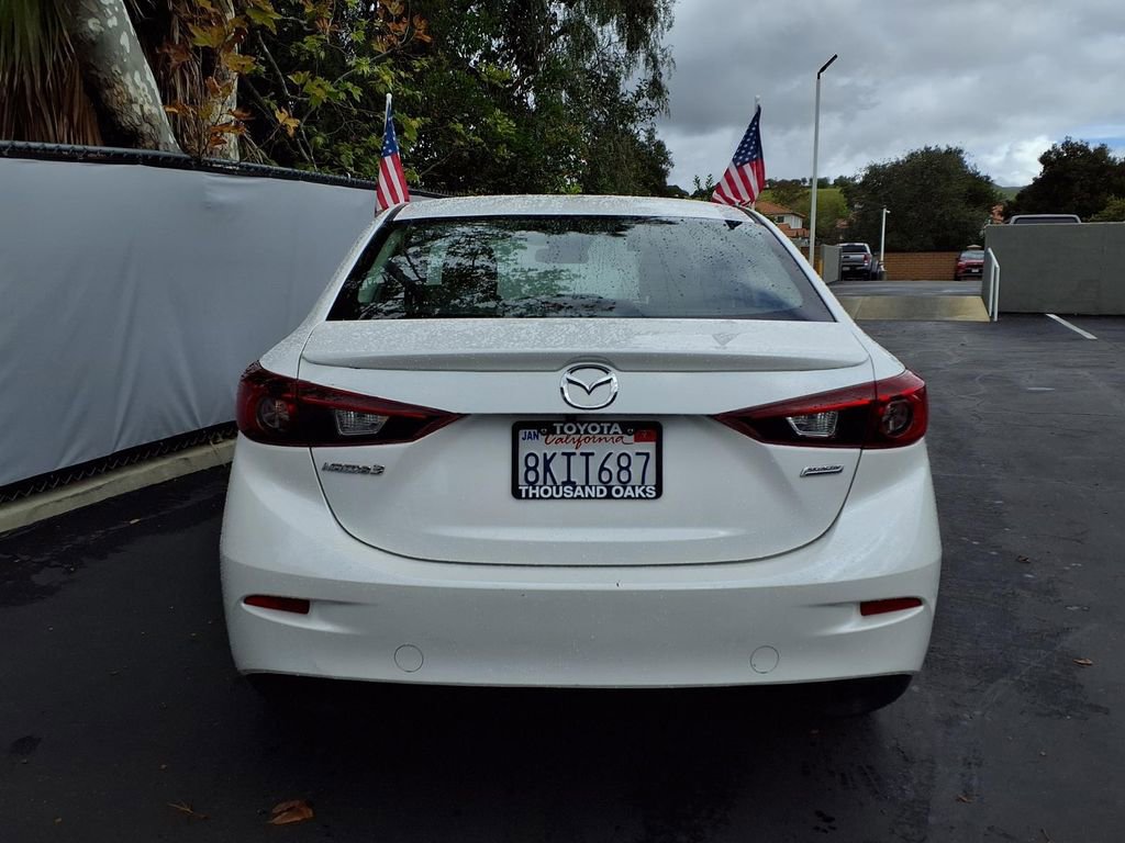Used 2018 MAZDA MAZDA3 Touring image 5