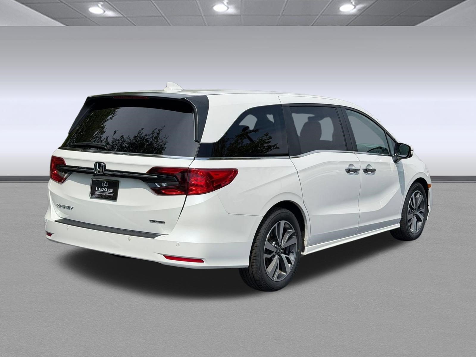 Used 2023 Honda Odyssey Touring image 9