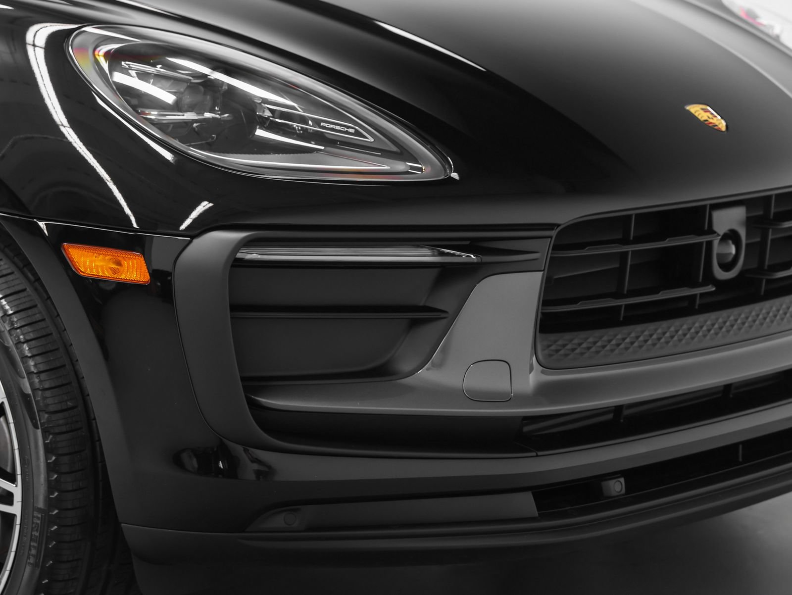 New 2026 Porsche Macan Turbo AWD/4WD image 18