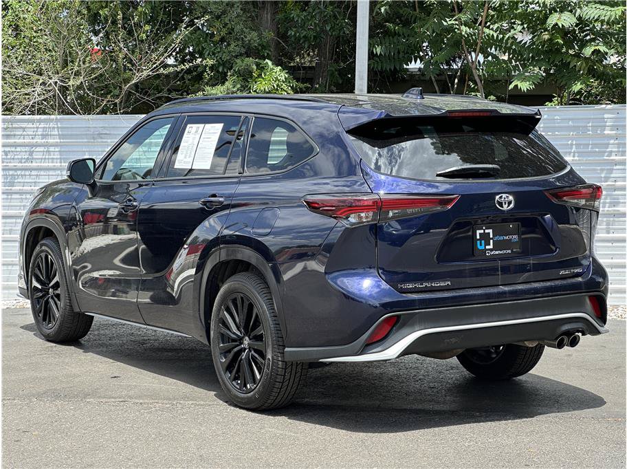 Used 2025 Toyota Highlander XSE AWD/4WD image 12
