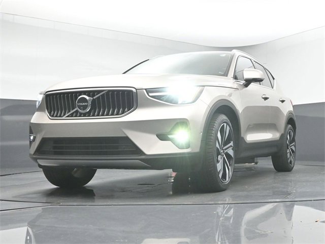 Used 2024 Volvo XC40 B5 Plus w/ Protection Package Premier image 37