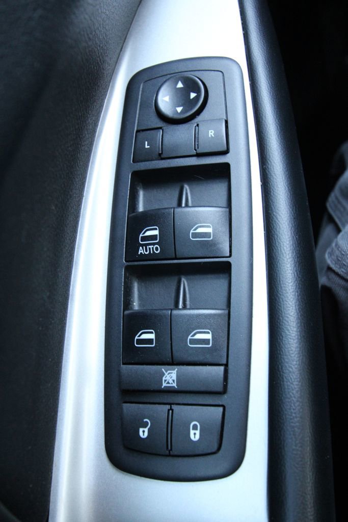 Used 2018 Dodge Journey SE FWD image 23
