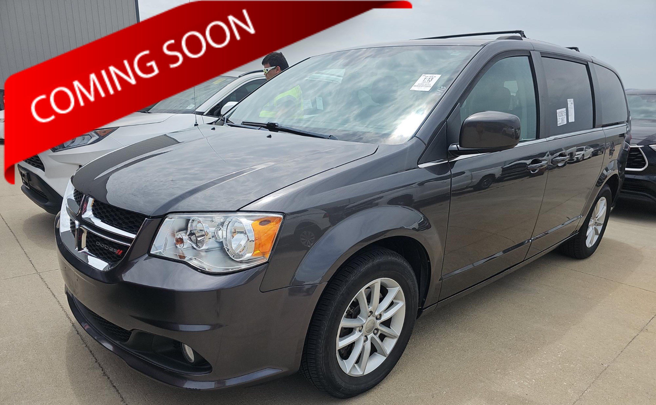 Used 2019 Dodge Grand Caravan SXT FWD image 1
