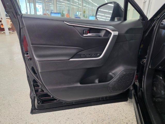 Used 2022 Toyota RAV4 SE AWD/4WD image 35