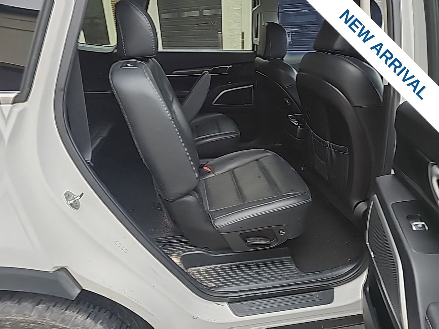 Used 2022 Kia Telluride S FWD image 18