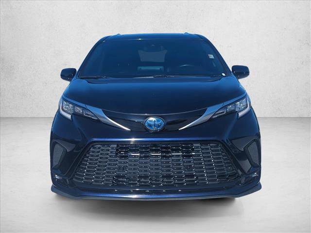 Certified 2022 Toyota Sienna XSE image 2