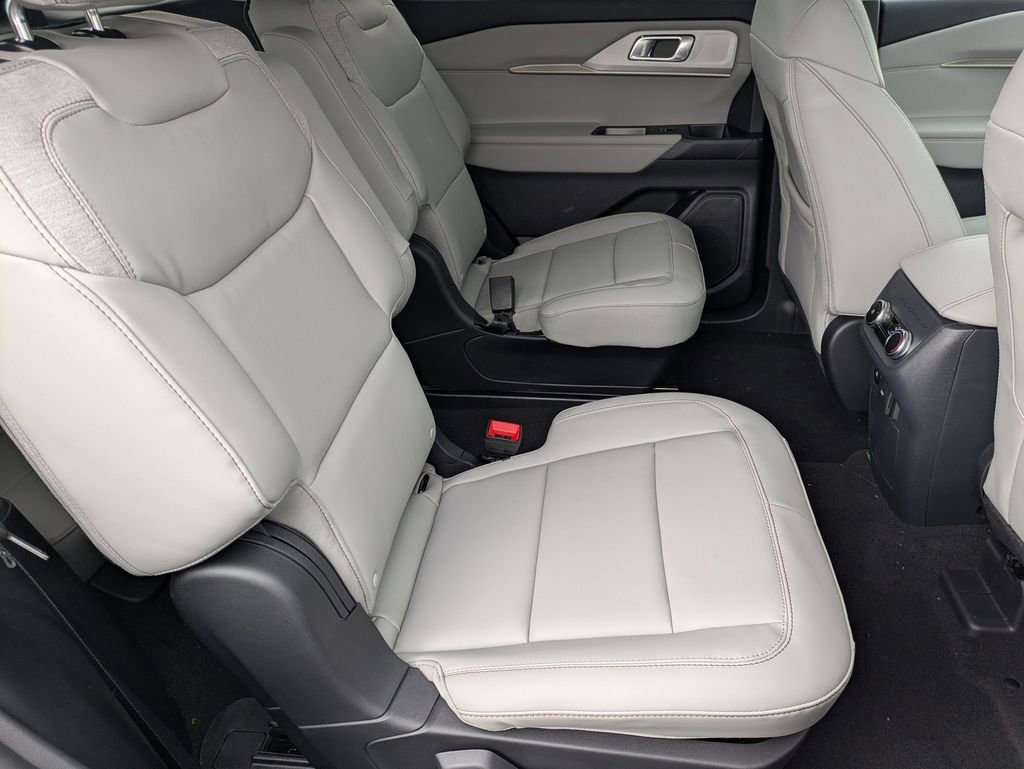 New 2026 Ford Explorer Active w/ Active Comfort Package image 20