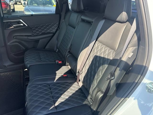 Used 2024 Mitsubishi Outlander SEL AWD/4WD image 29