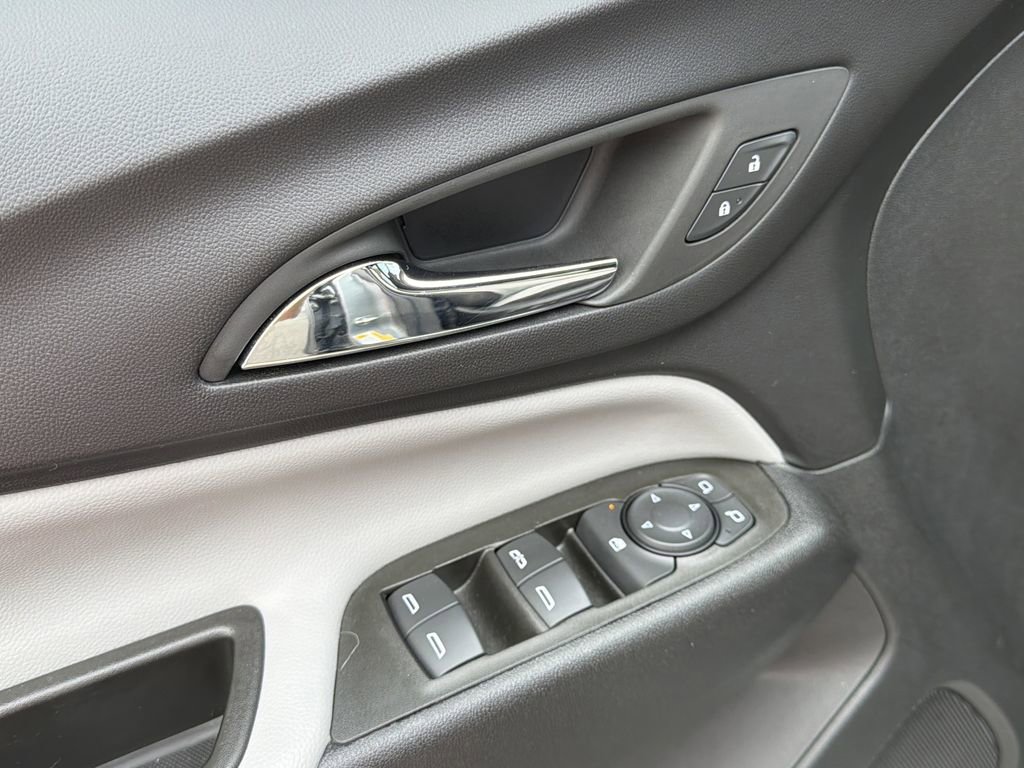 Used 2023 Chevrolet Equinox LS image 22