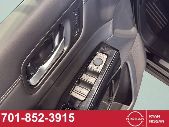 New 2026 Nissan Pathfinder Platinum image 35