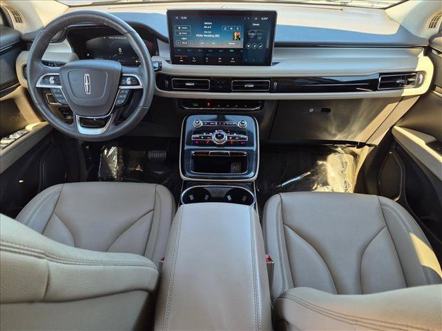 Used 2023 Lincoln Nautilus AWD image 17