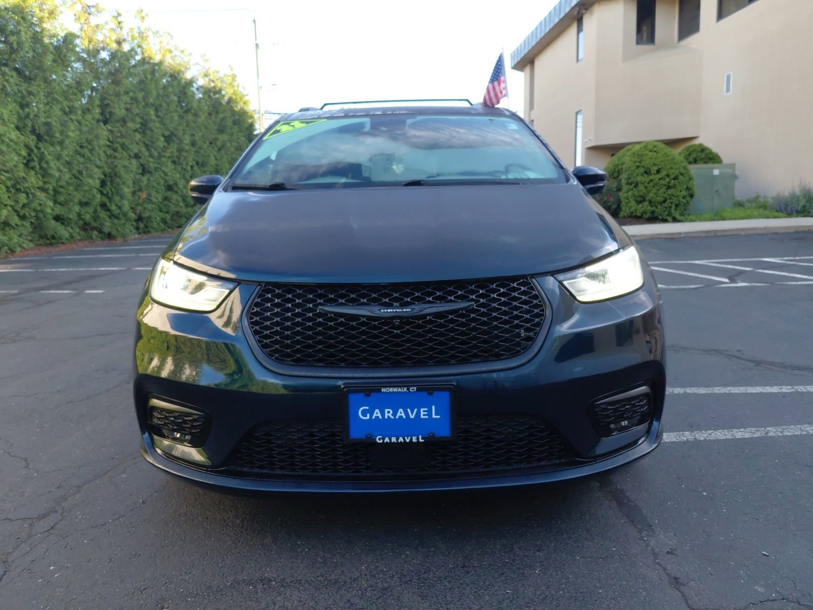 Used 2021 Chrysler Pacifica Touring-L w/ Uconnect Theater Family Group AWD/4WD image 37