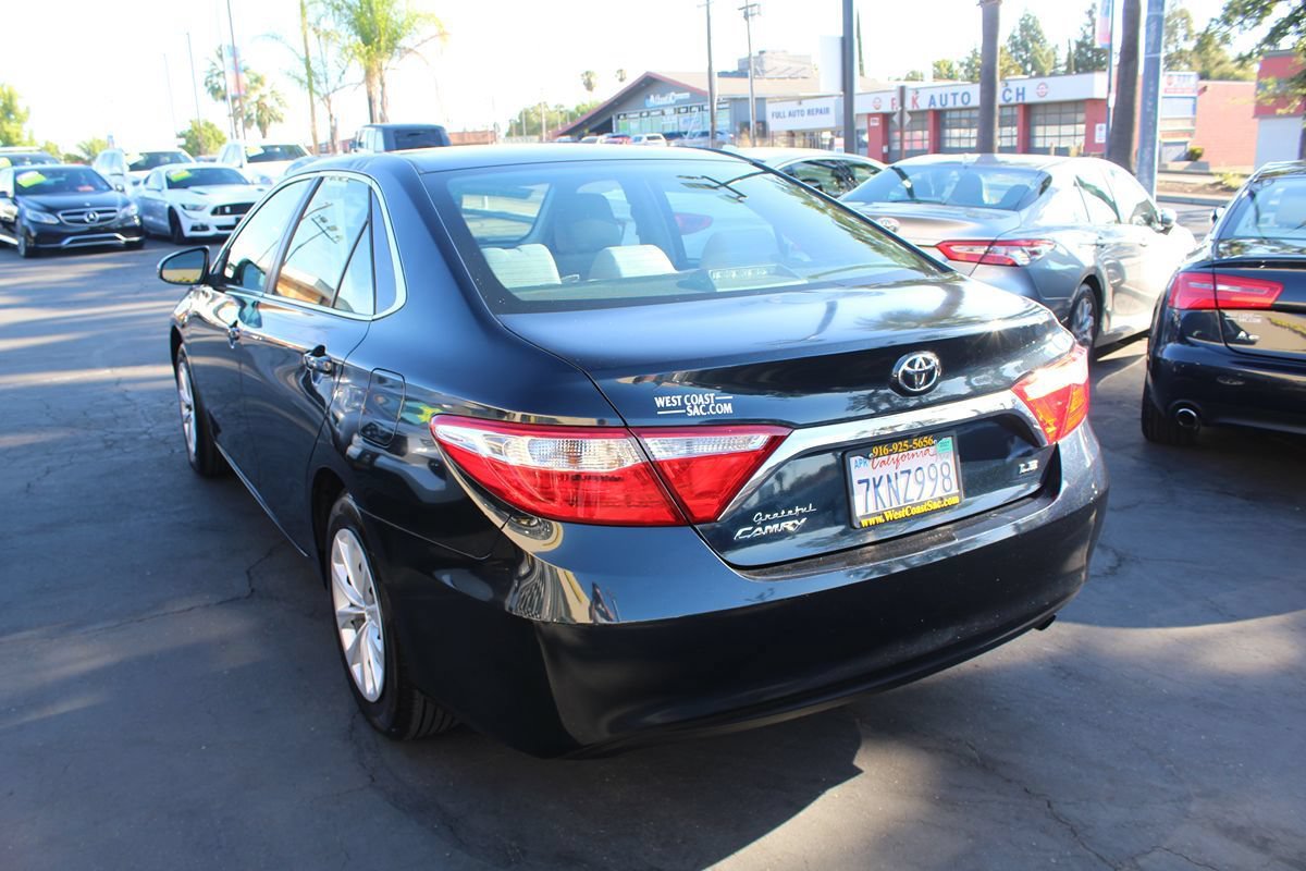 Used 2015 Toyota Camry LE FWD image 5