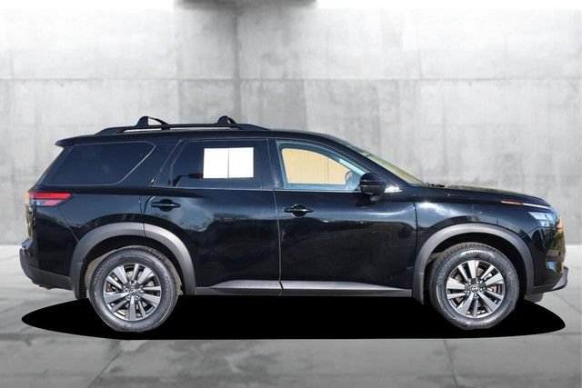 Certified 2023 Nissan Pathfinder SV w/ SV Premium Package AWD/4WD image 5