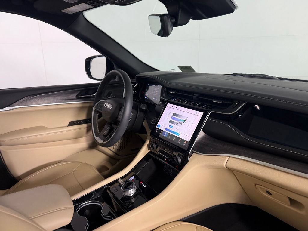 Used 2022 Jeep Grand Cherokee Limited 4xe w/ Luxury Tech Group II AWD/4WD image 32