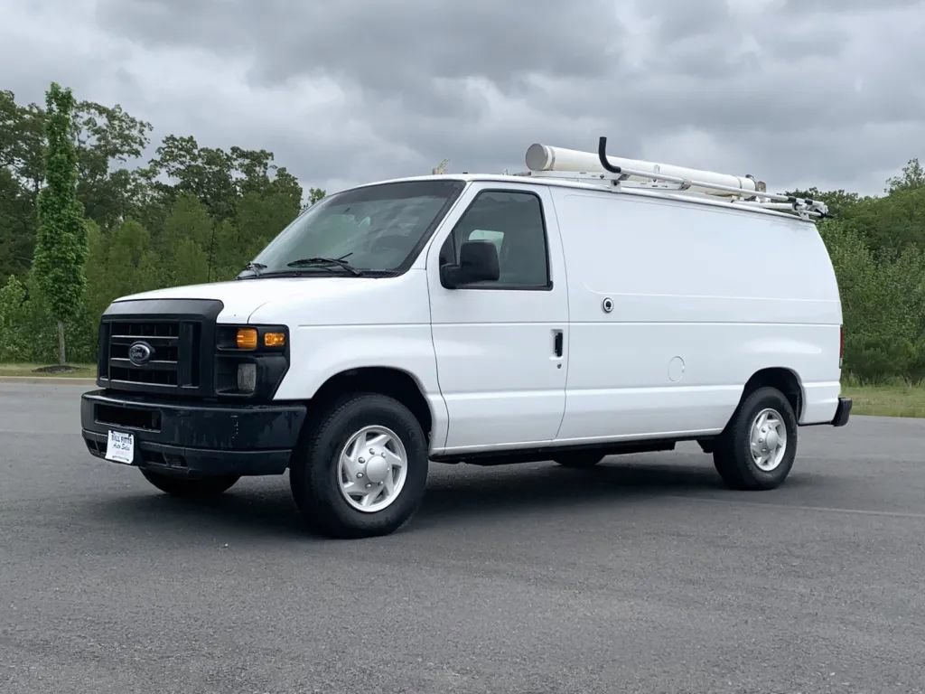 Used 2010 Ford E-250 and Econoline 250 image 3