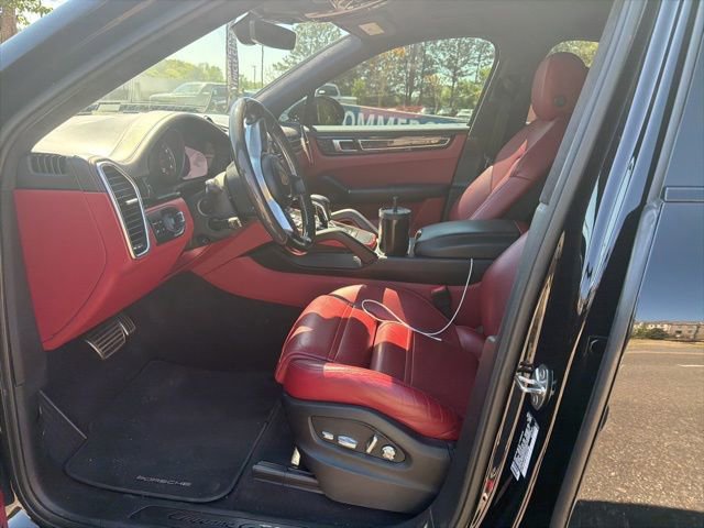Used 2021 Porsche Cayenne GTS w/ Premium Package Plus image 7