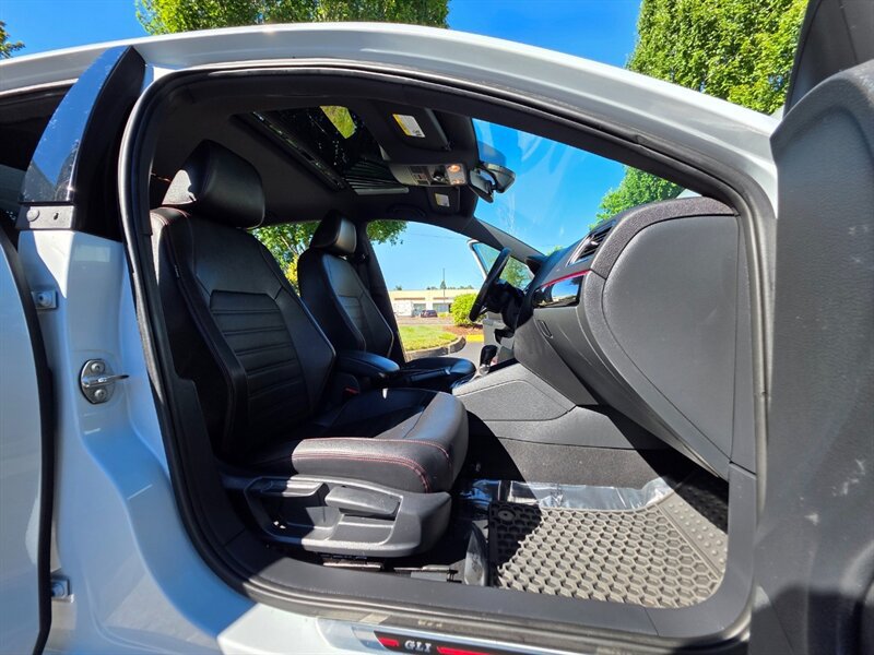 Used 2017 Volkswagen Jetta GLI FWD image 14