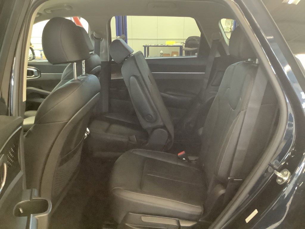 Certified 2023 Kia Sorento EX AWD/4WD image 21