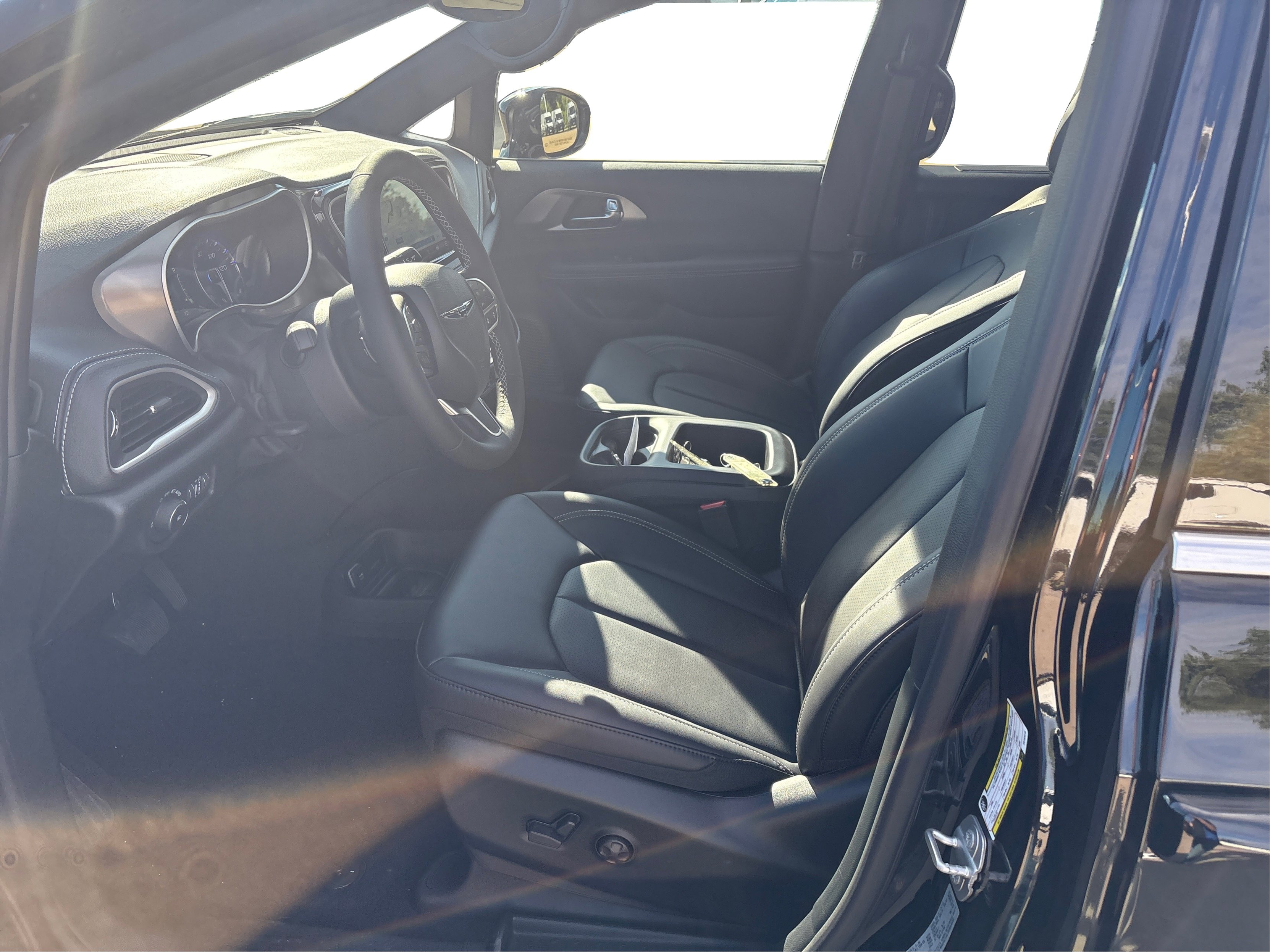 New 2026 Chrysler Pacifica Select image 9