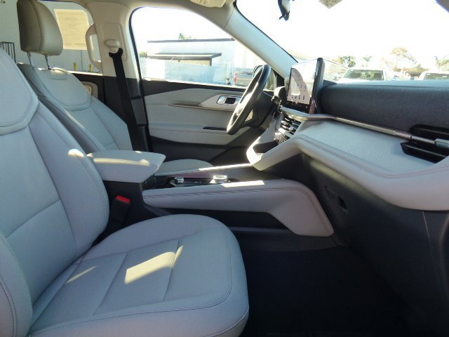 New 2026 Ford Explorer Active w/ Active Comfort Package image 14