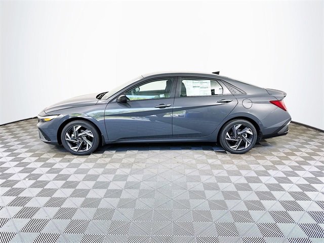 New 2025 Hyundai Elantra SEL image 5