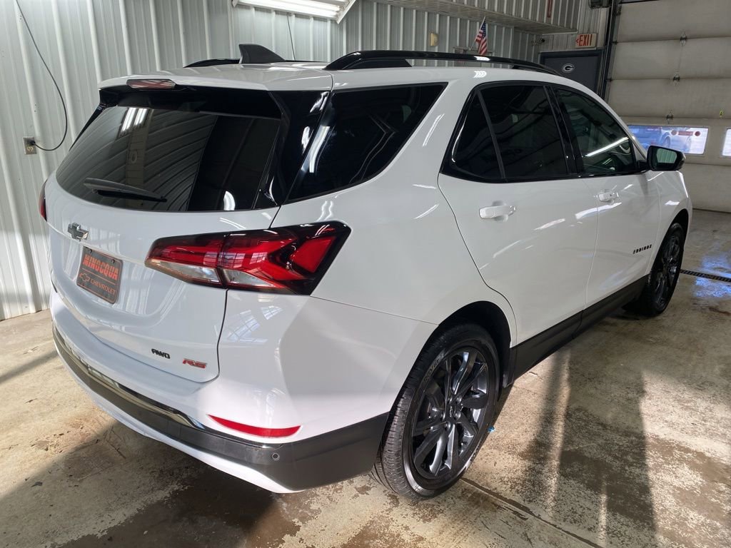 Used 2023 Chevrolet Equinox RS w/ RS Leather Package image 8