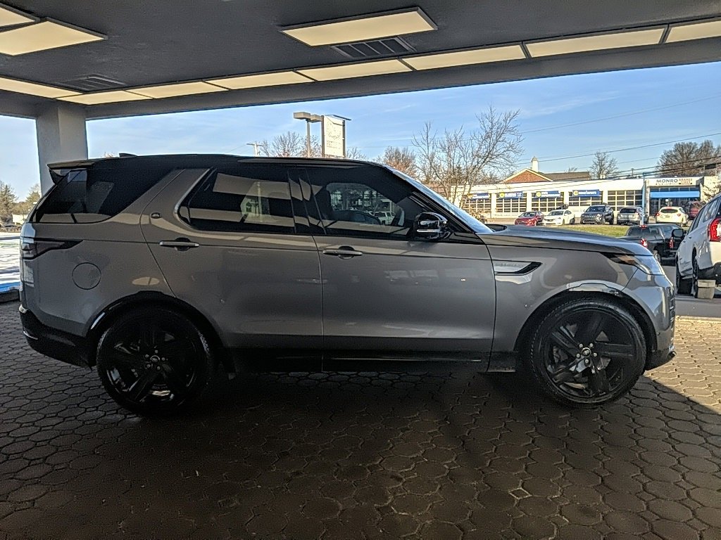 Used 2023 Land Rover Discovery HSE R-Dynamic image 4