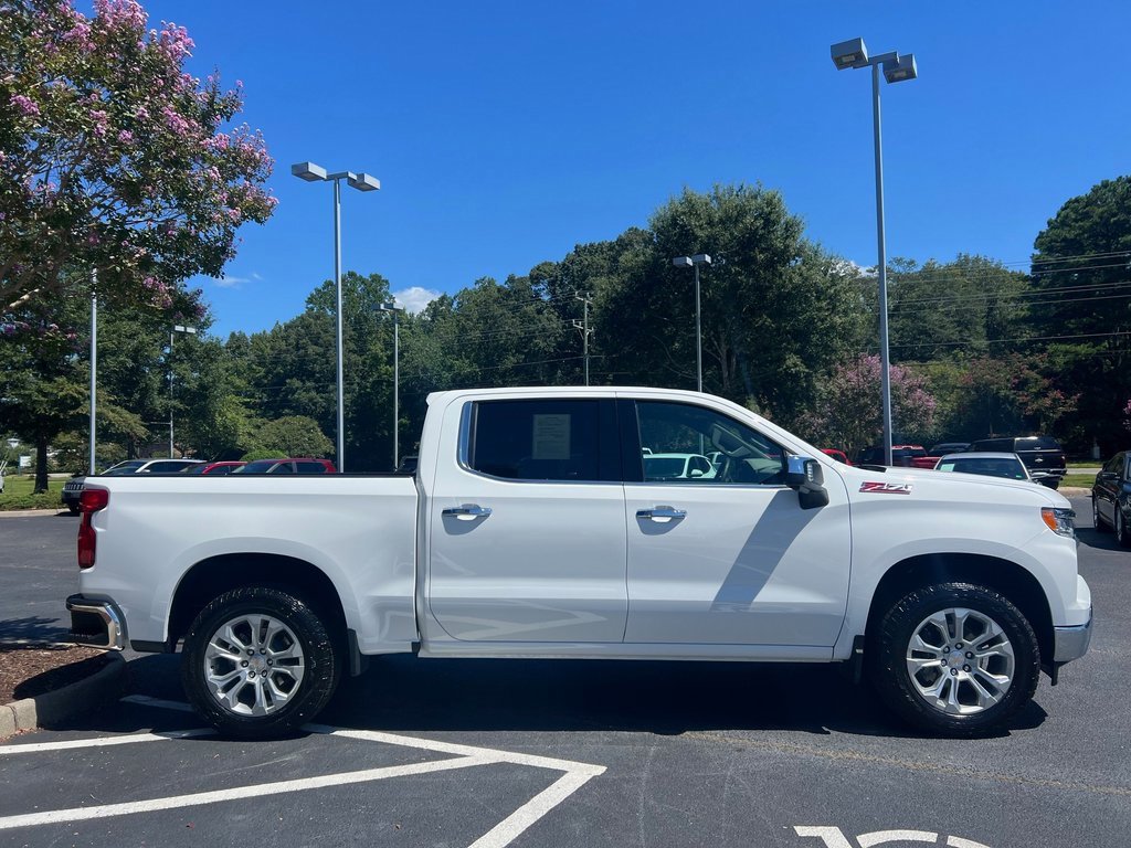 Used 2025 Chevrolet Silverado 1500 LTZ image 3