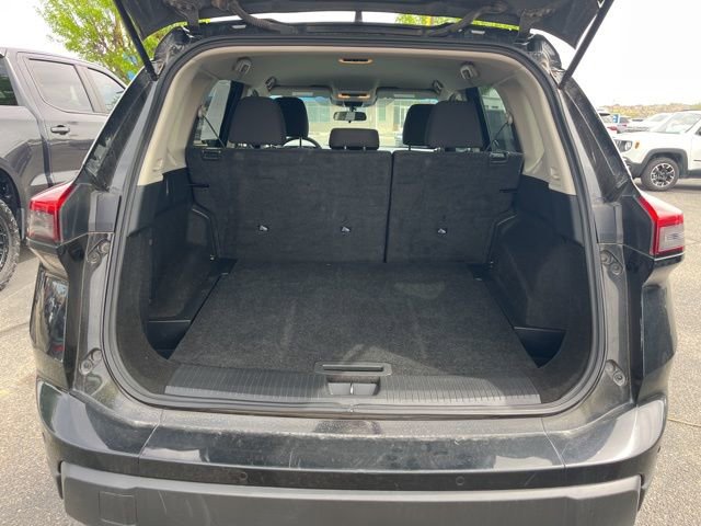 Used 2024 Nissan Rogue S AWD/4WD image 11