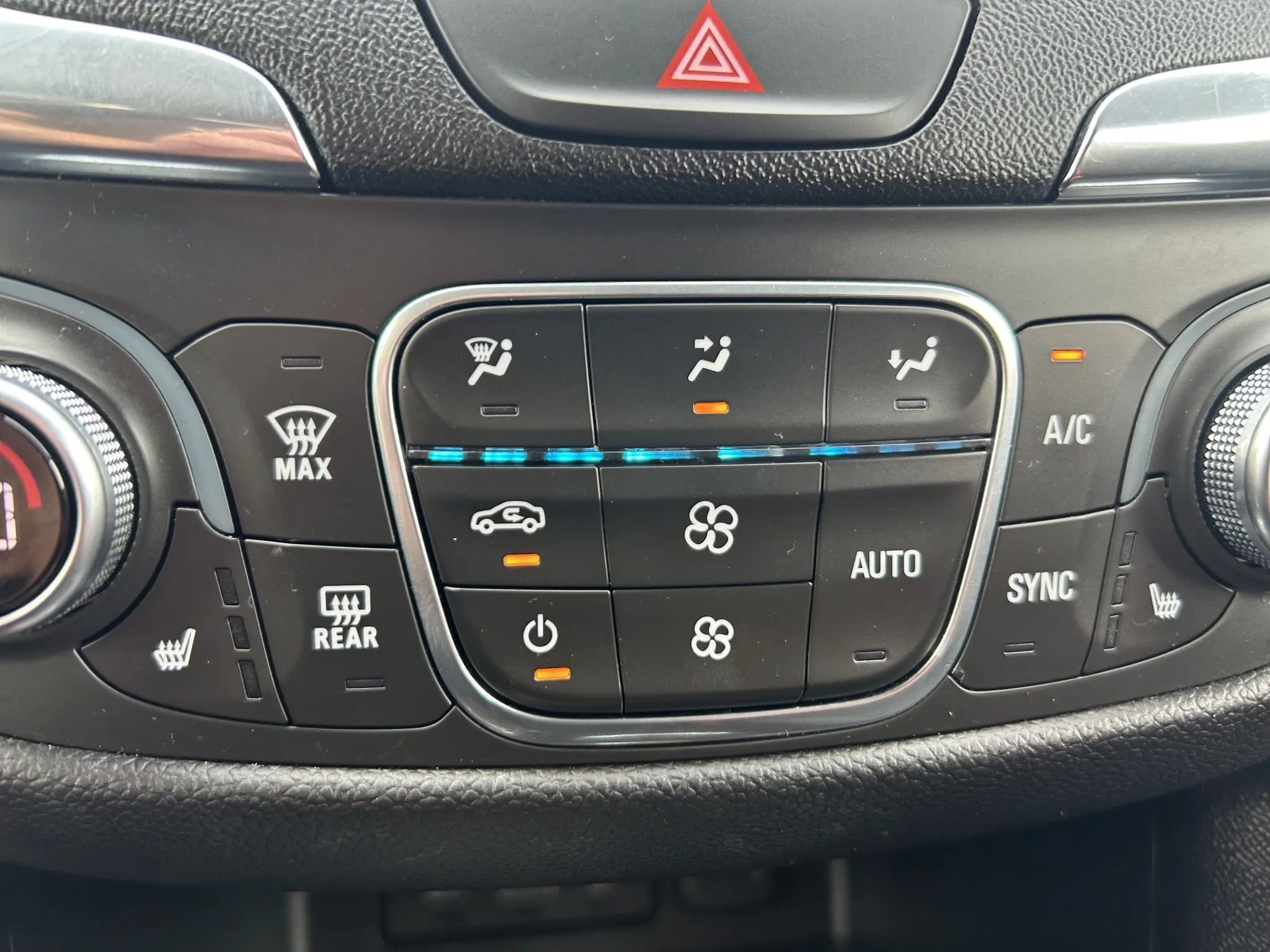 Used 2019 Chevrolet Equinox LT image 24