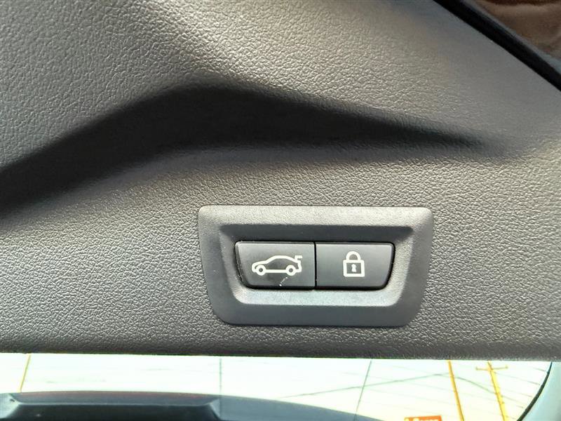 Used 2019 BMW X5 xDrive50i w/ M Sport Package image 24