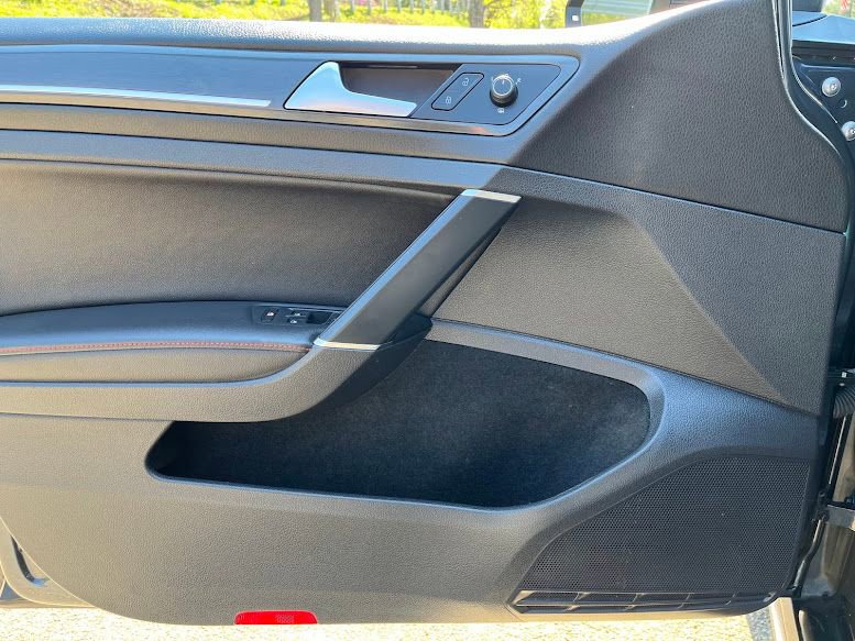 Used 2019 Volkswagen GTI SE image 6