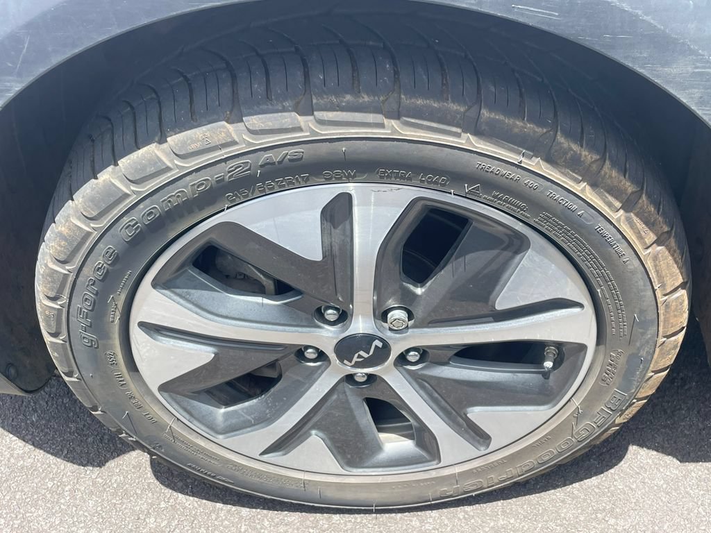 Used 2022 Kia Niro EX Premium FWD image 16