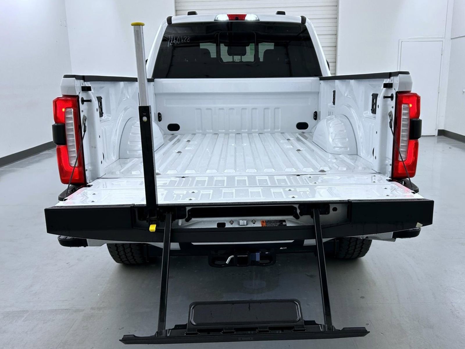 New 2026 Ford F250 Lariat w/ Chrome Package image 21