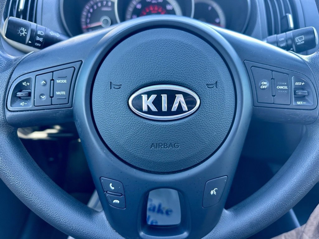 Used 2012 Kia Forte EX image 19