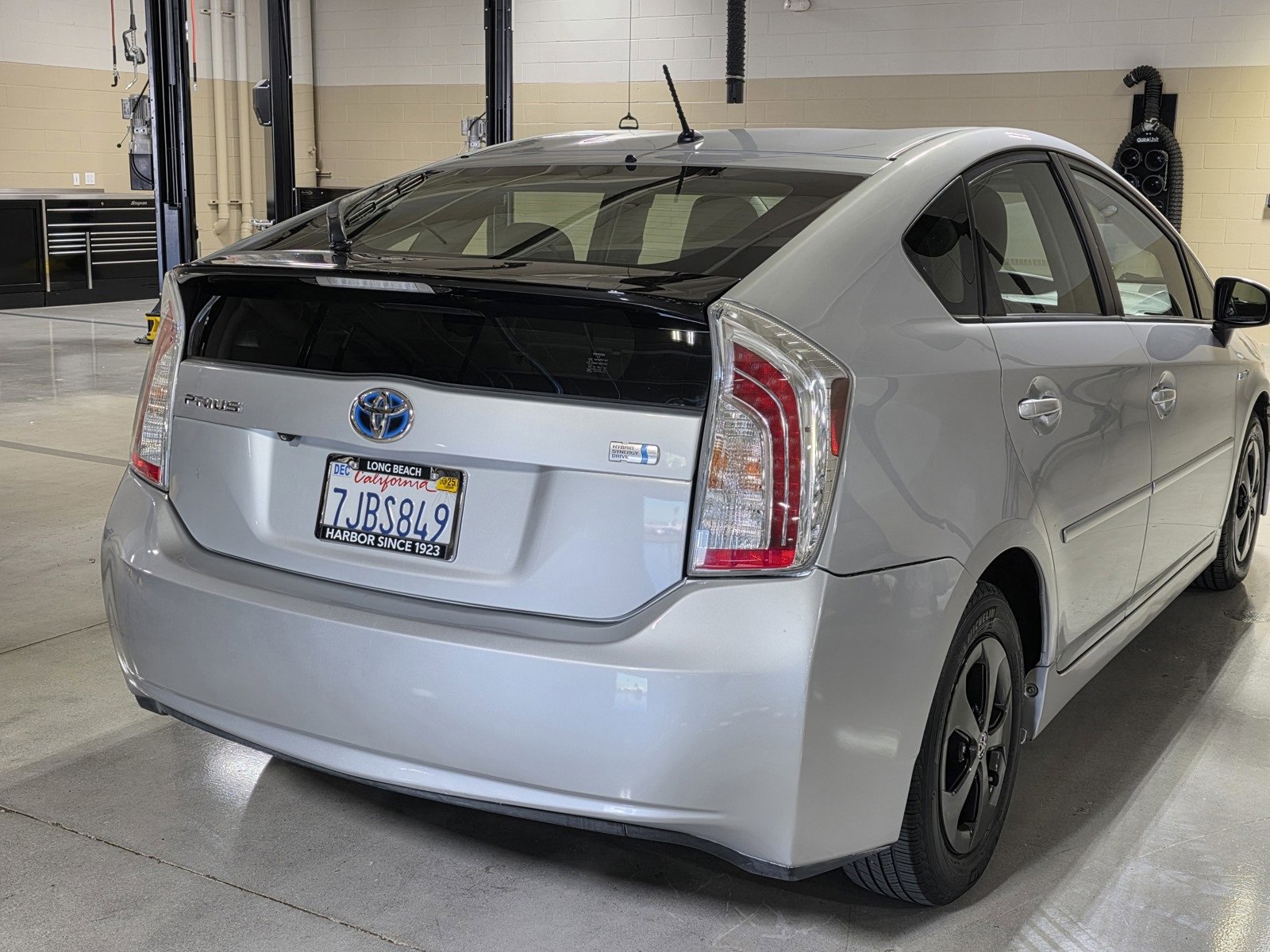 Used 2015 Toyota Prius Two image 11