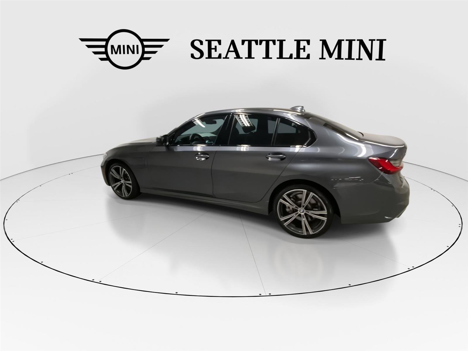 Used 2021 BMW 330e xDrive w/ M Sport Package image 7